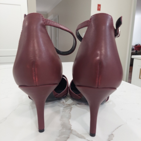 Charles David leather burgundy Astrid Closed point Toe Ankle Strap Pumps 11 New - Picture 4 of 10